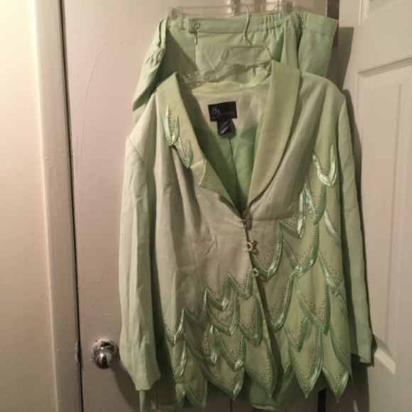 Lime Green Suit - Picture 1 of 1